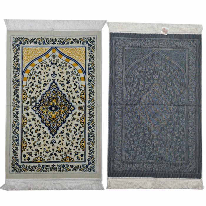 Islamic Floral Rawda Prayer Mat from Turkey. A luxurious high quality brand new style prayer mat with very high quality tassels and nice padding. Brand new style prayer mat. High Quality New Design. Size 27" x 44" - Weight: 600g-620g (approximate)